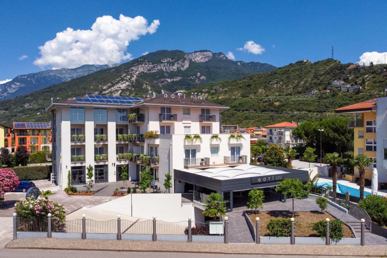Goti Hotel Torbole Sul Garda Kültér fotó