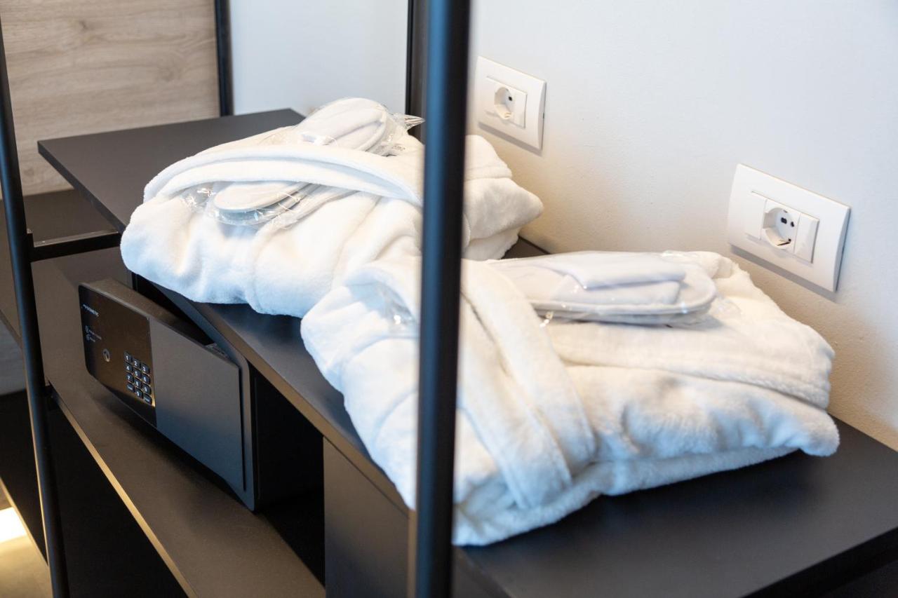 Goti Hotel Torbole Sul Garda Kültér fotó