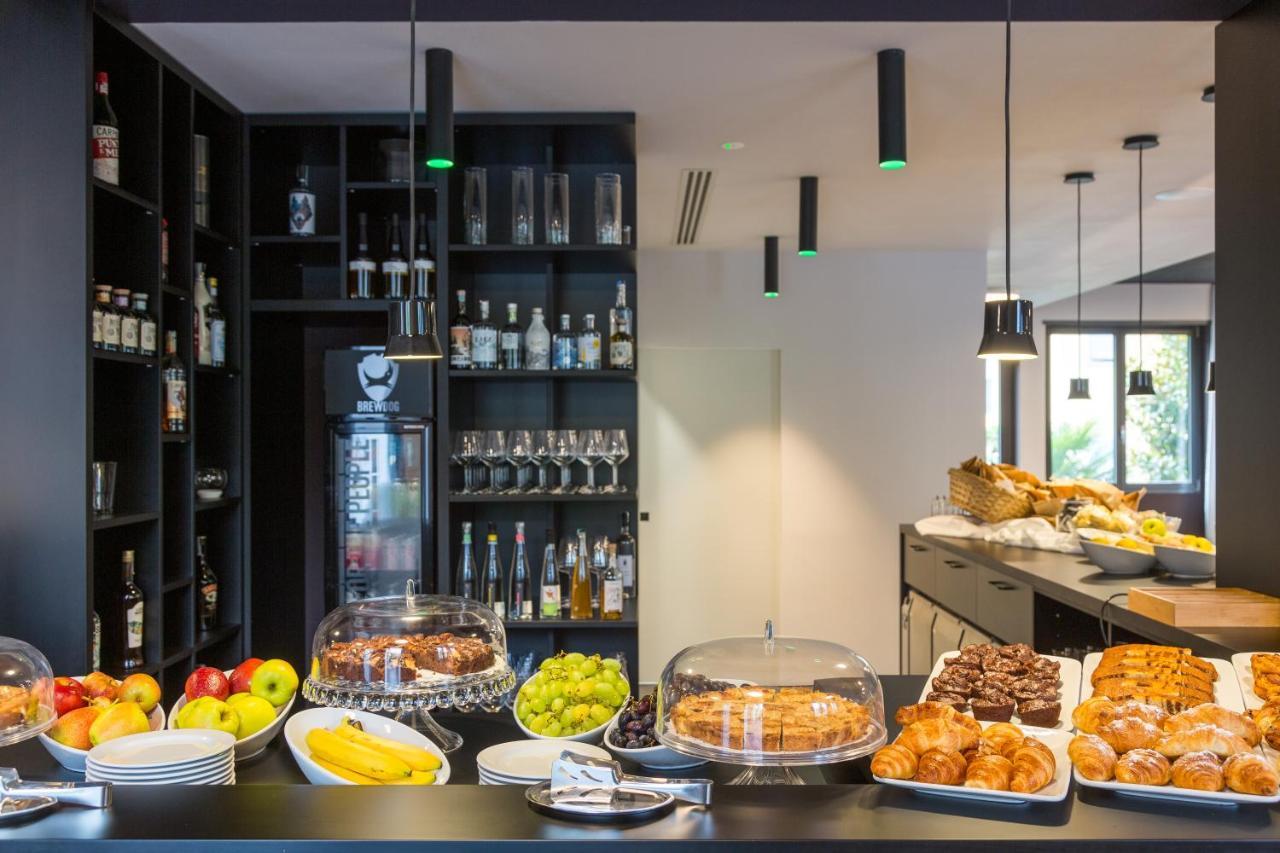 Goti Hotel Torbole Sul Garda Kültér fotó