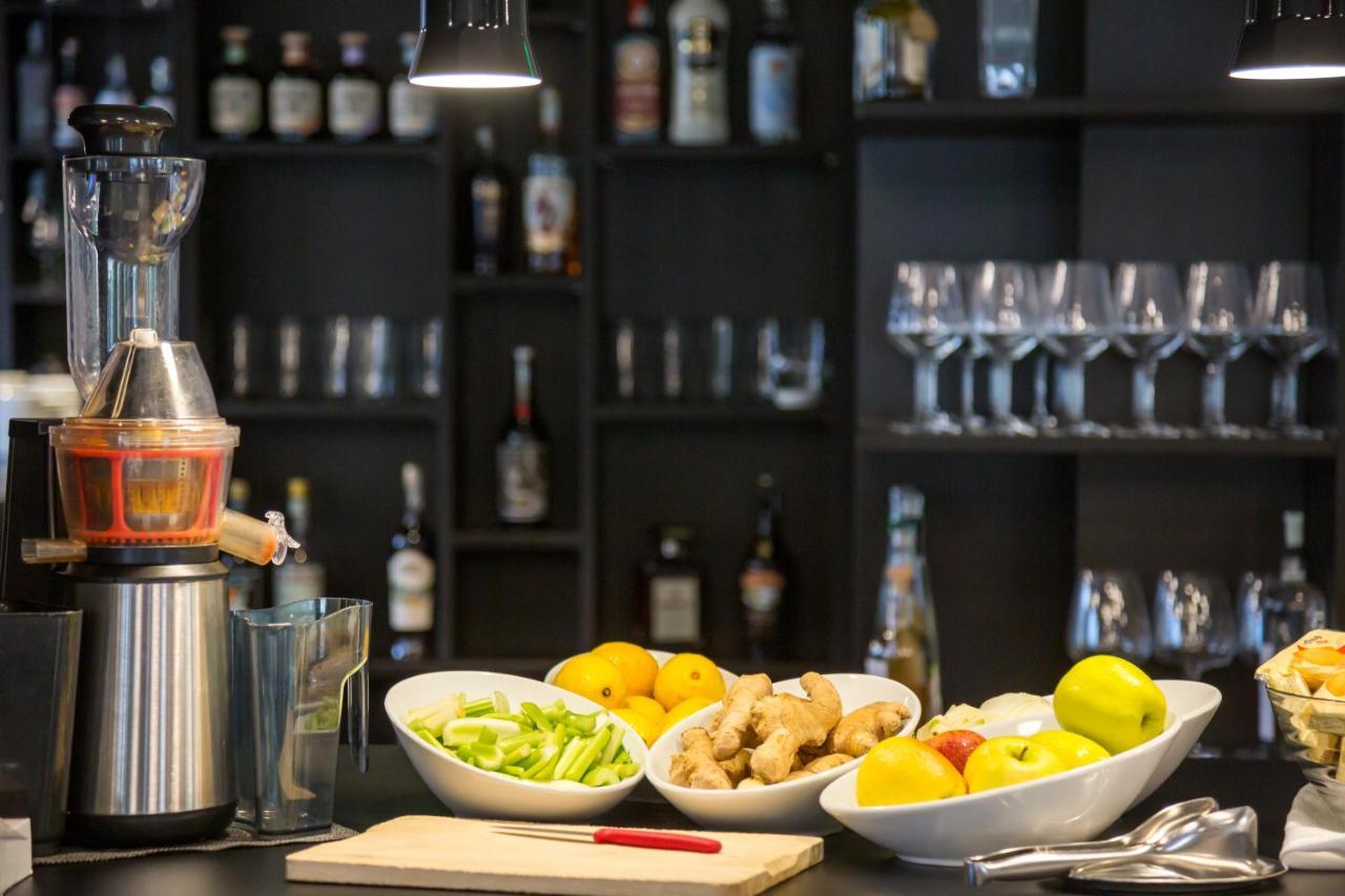 Goti Hotel Torbole Sul Garda Kültér fotó
