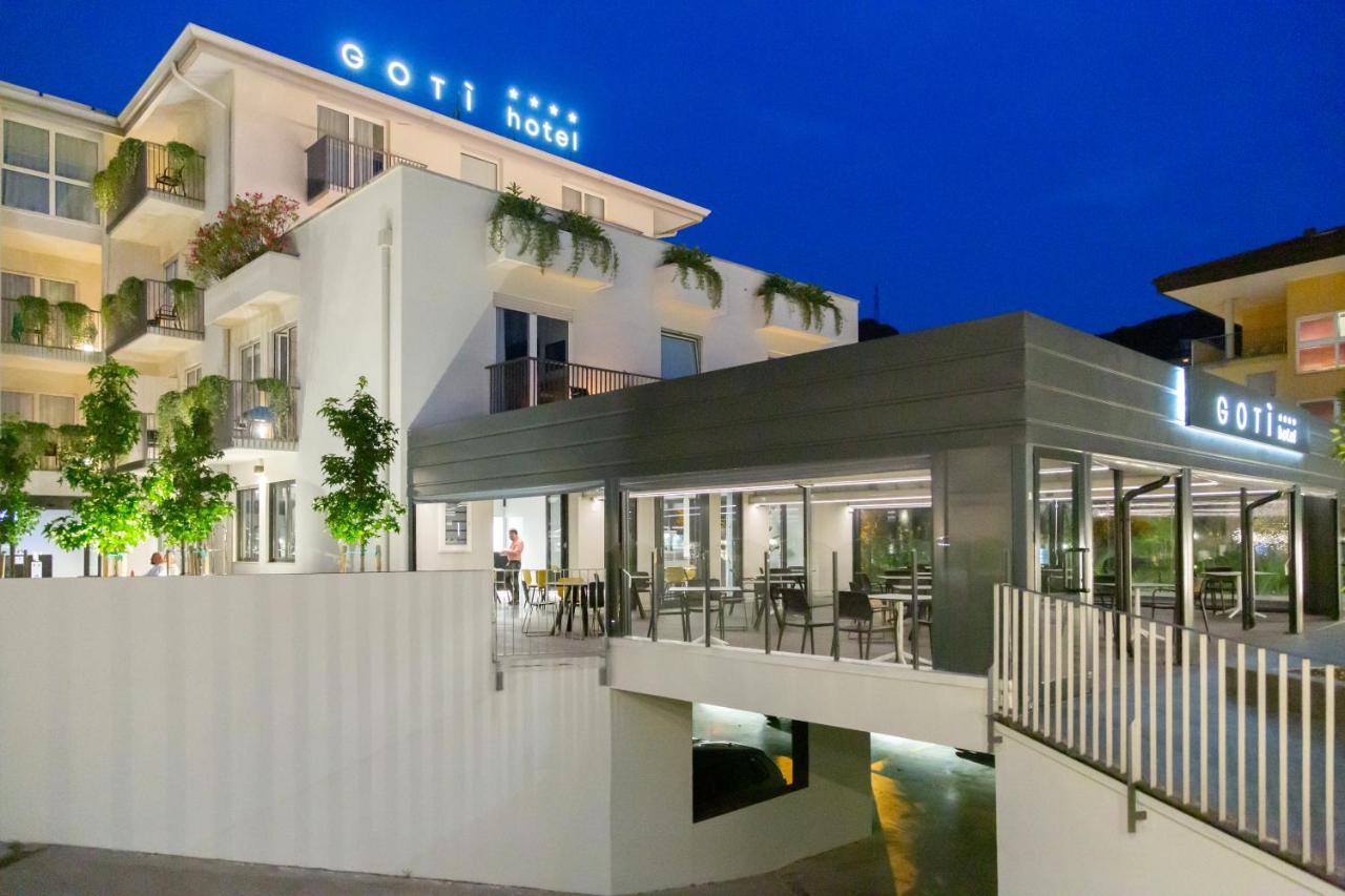 Goti Hotel Torbole Sul Garda Kültér fotó