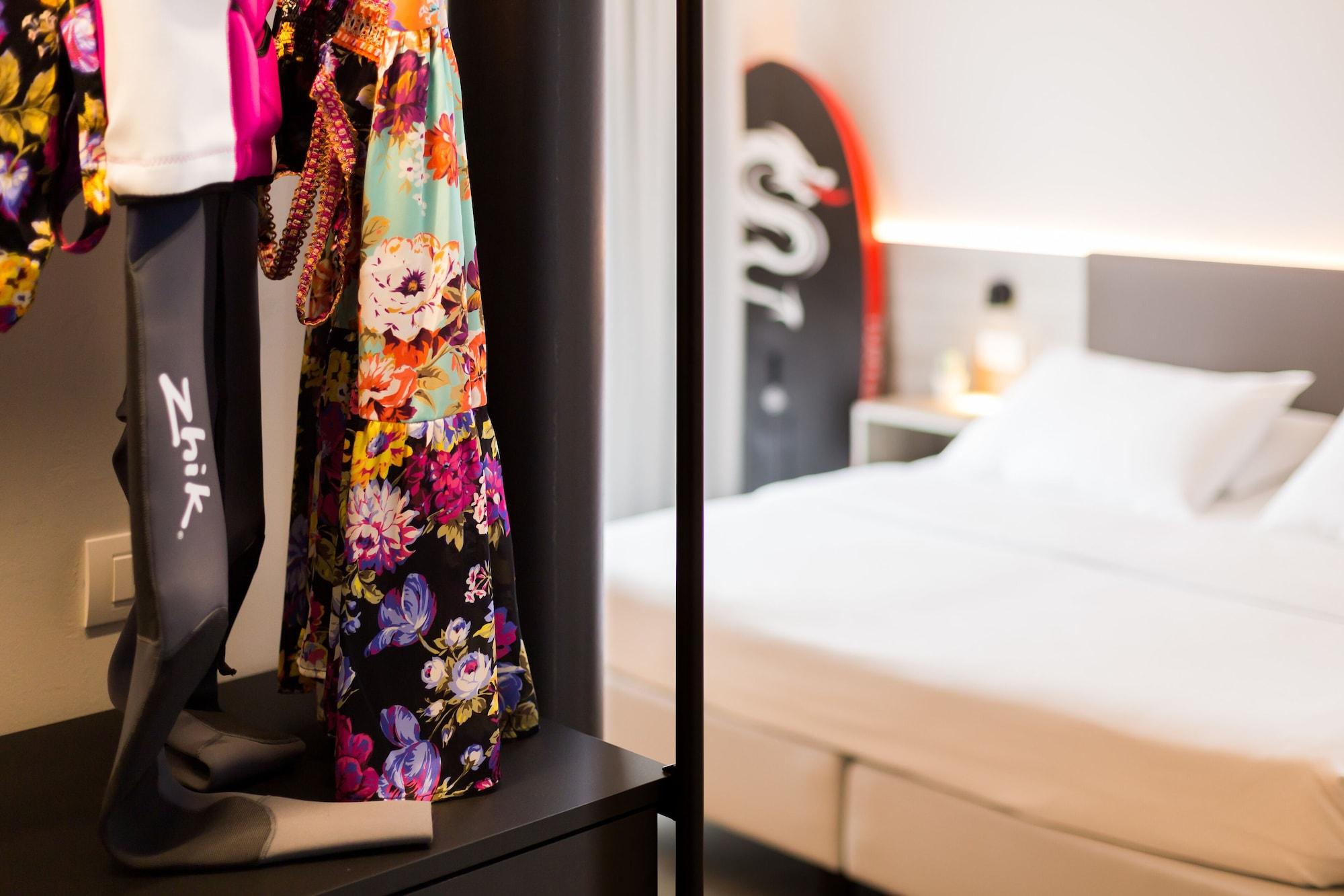 Goti Hotel Torbole Sul Garda Kültér fotó