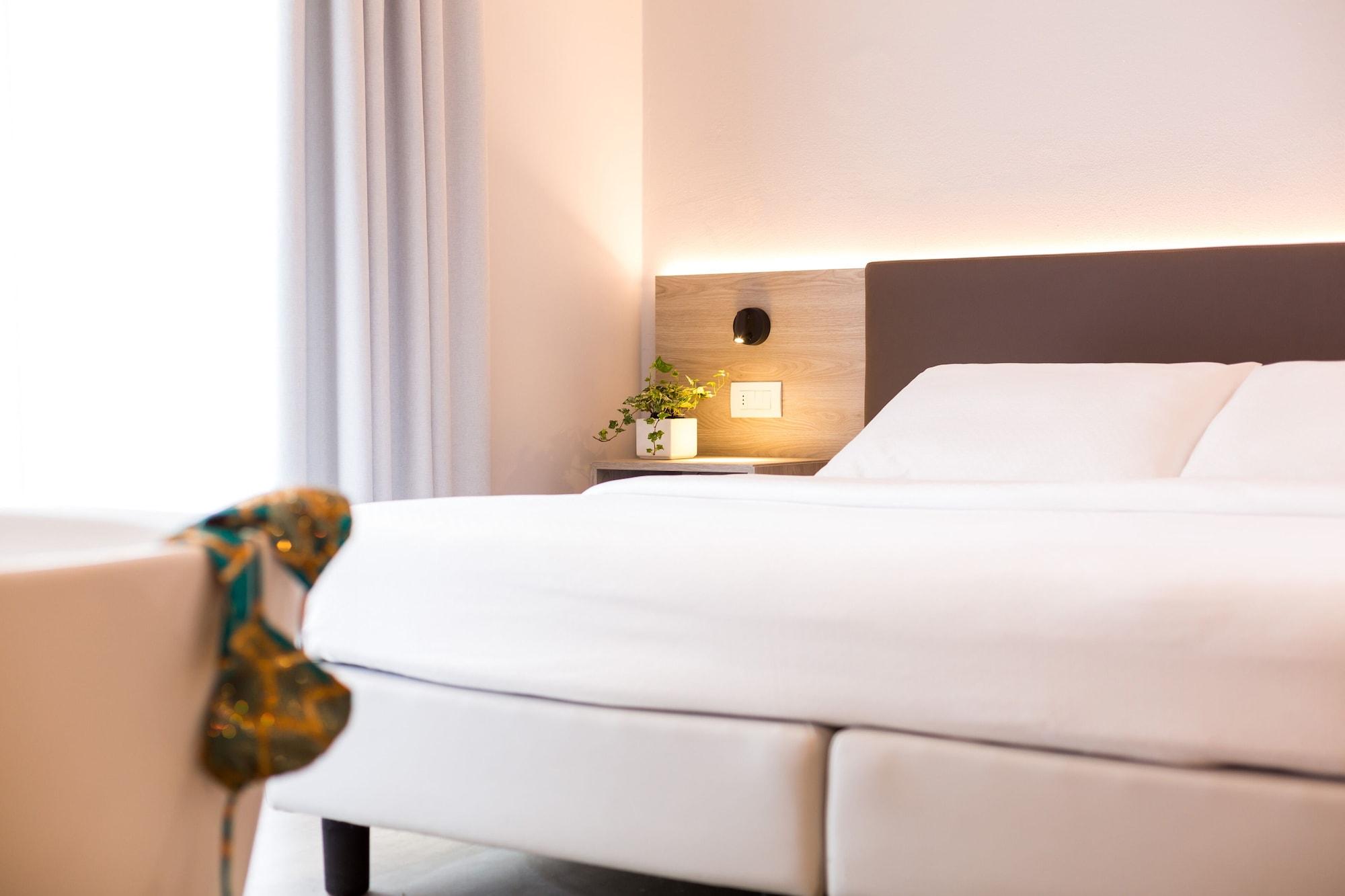Goti Hotel Torbole Sul Garda Kültér fotó