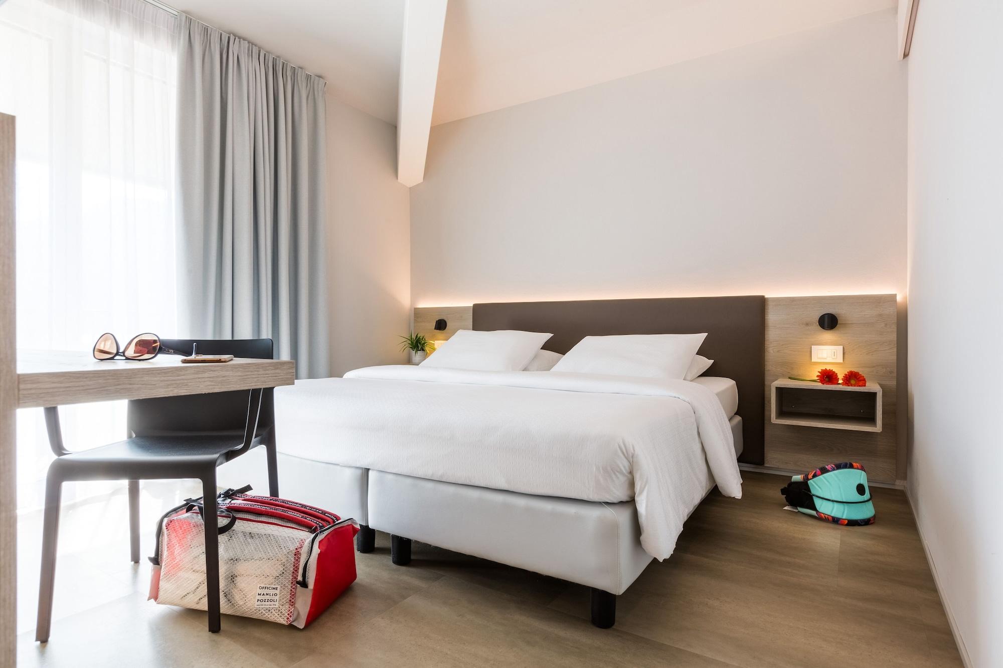 Goti Hotel Torbole Sul Garda Kültér fotó